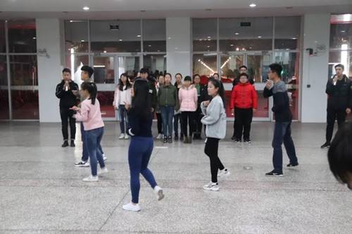 说明:https://xxgc.nxu.edu.cn/__local/8/DA/C6/061EC918D6D2380921B4136C817_1637D0E7_167AE.jpg